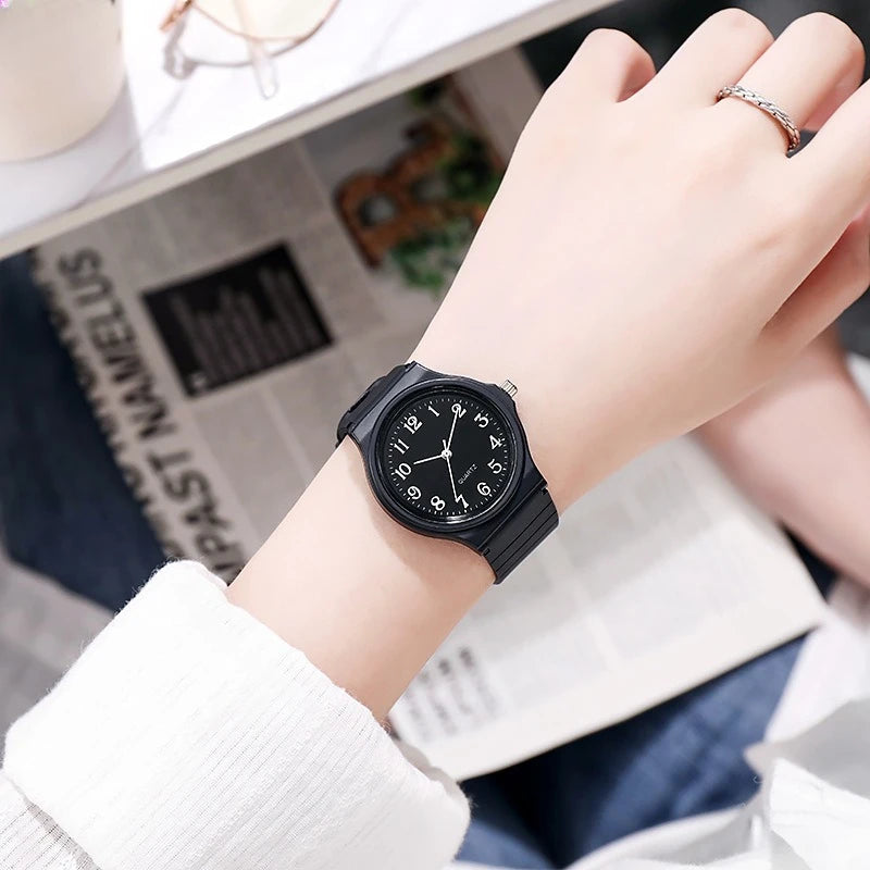 Children's Quartz Watch with Silent Movement, Small Dial, Kids Wristwatch