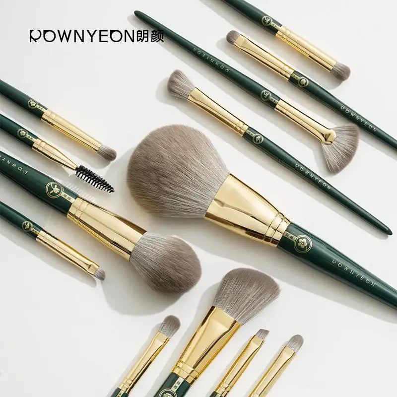 Professional Makeup Brush Kit - Custom Cosmetic Brush Set for Beauty Artists