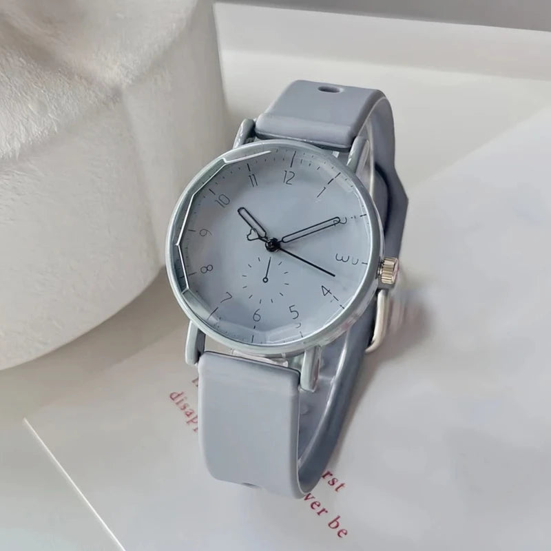 Fashion Women's Silicone Band Quartz Watch with Arabic Dial - Multiple Colors