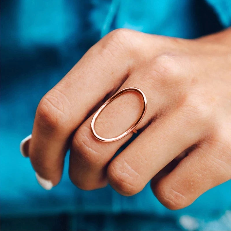 Geometric Hollow Oval Women's Ring - Modern Metallic Jewelry for Daily Wear