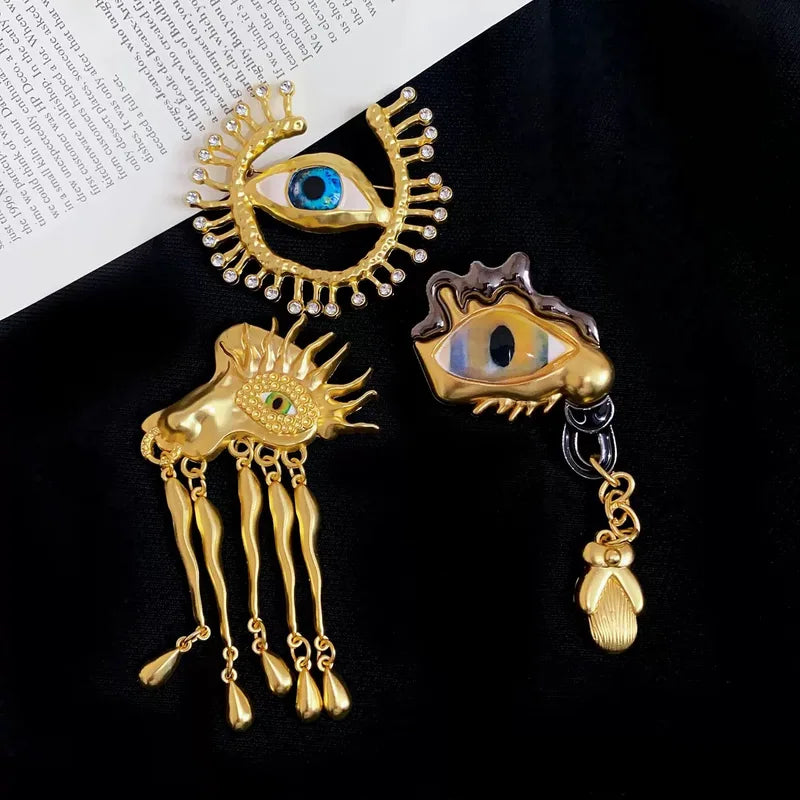 Vintage Devil Eye Badge Brooch Costume Accessory Halloween Cosplay Pin
