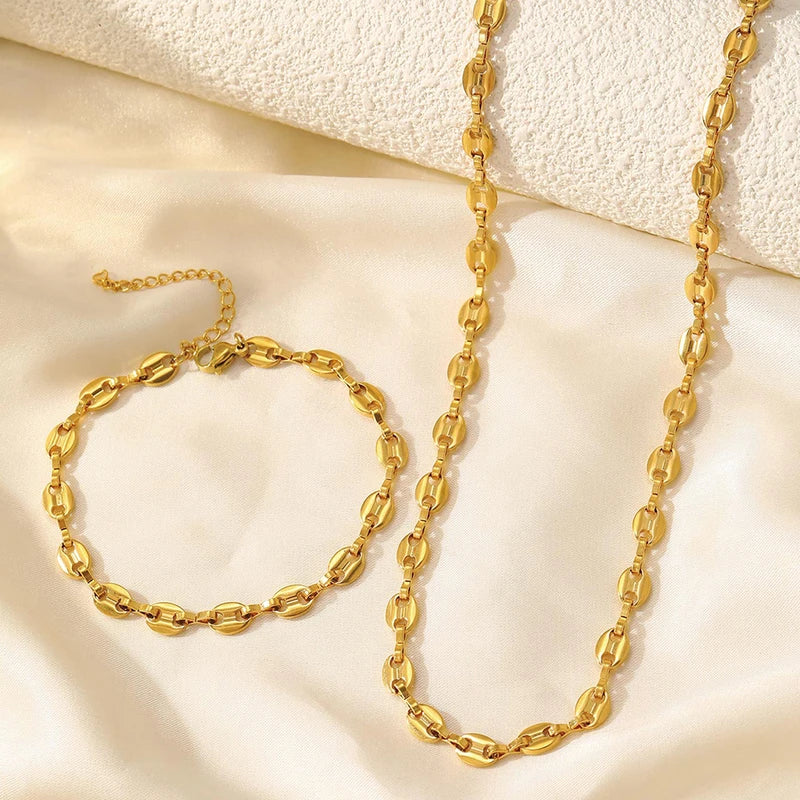 Cute Pig Nose Hollow Carving Jewelry Set for Women - Necklace & Bracelet