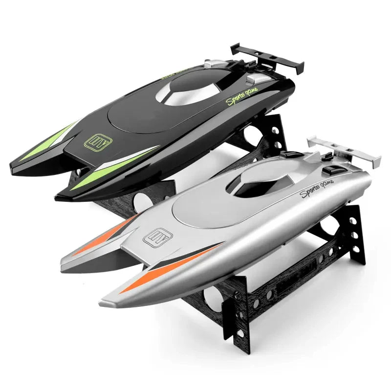 Waterproof Remote Control Speedboat with Dual Motors - High-Speed Watercraft Toy