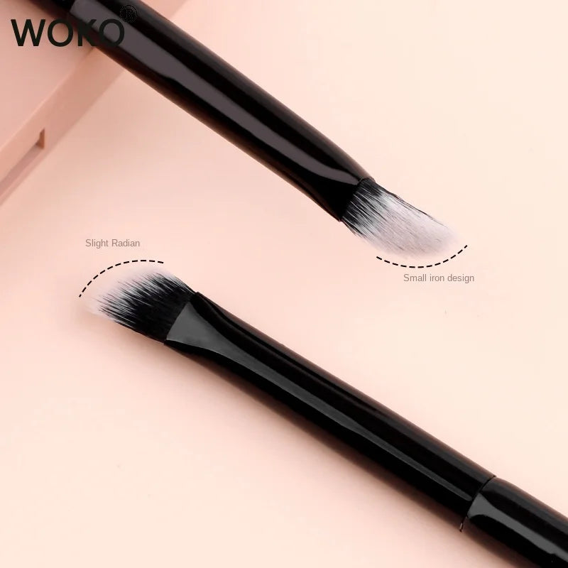 Angled Concealer Brush for Precise Makeup Application - Synthetic Hair, Wooden Handle