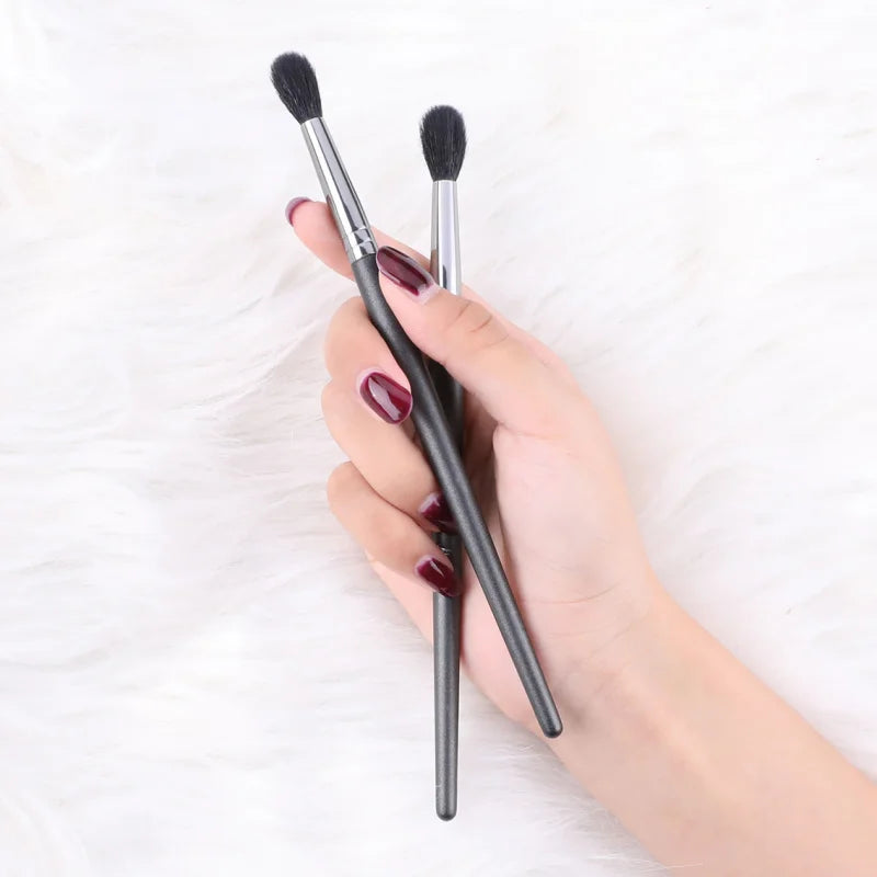 Eye Shadow Blending Brush - Natural Goat Hair Makeup Tool for Soft Application