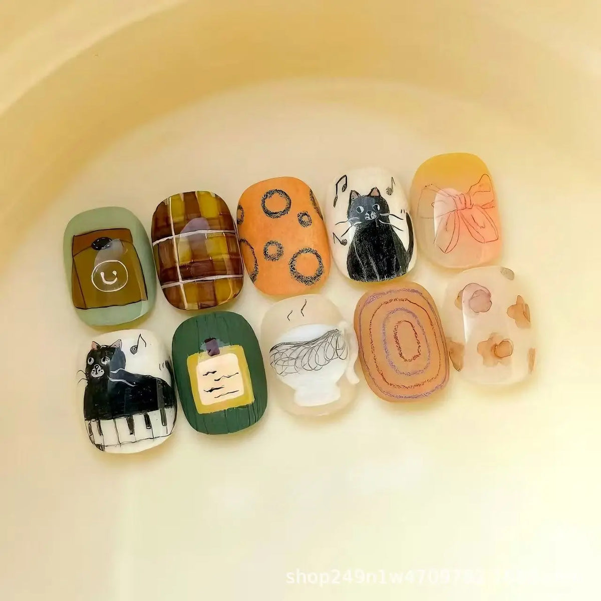 30PCS Cute Cartoon Short Fake Nails for Fall/Winter - Niche Design, Gift Set
