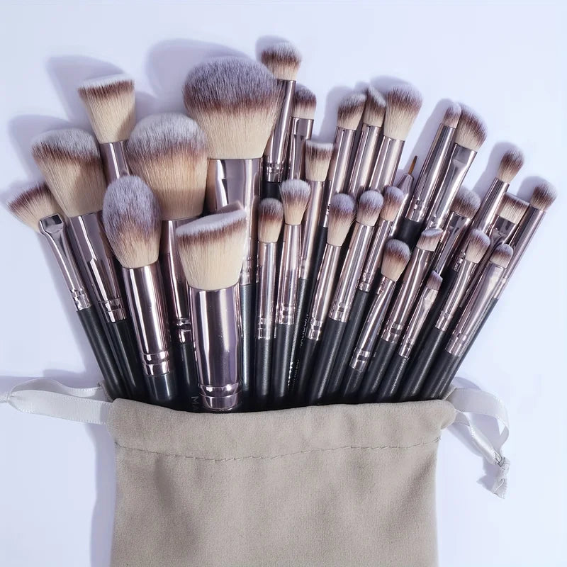Professional 30-Piece Makeup Brush Set with Bag - Foundation, Concealer, Eye & Powder Brushes