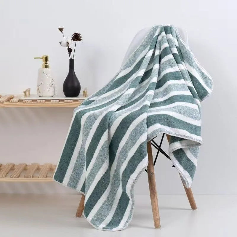 Ultra Soft Water Absorbing Quick Dry Bath Towel for Families and Beaches
