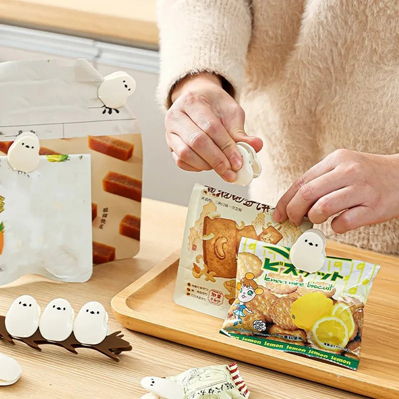 Magnetic Food Bag Sealing Clips - Moisture-Proof Reusable Snack & Milk Storage
