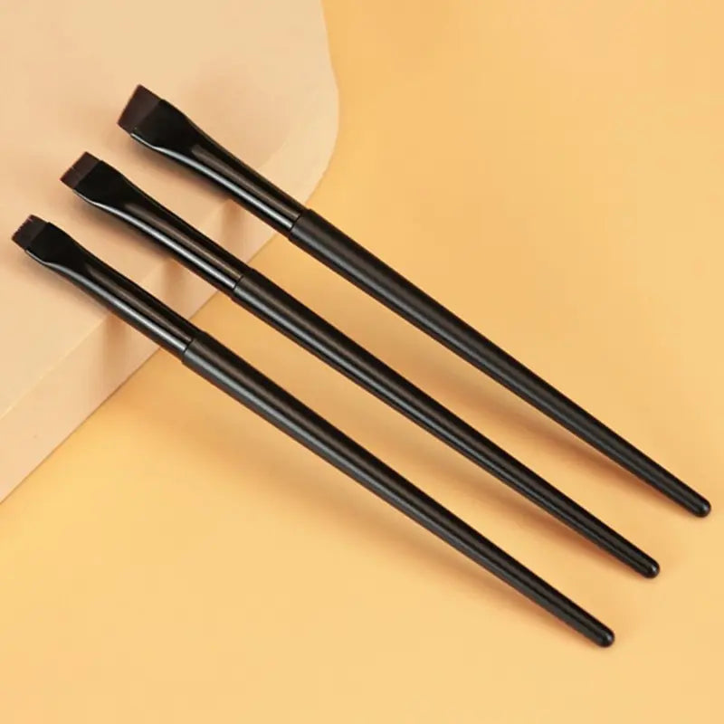 Angled Eyeliner & Brow Makeup Brush - Fine Flat Eye & Eyebrow Tool