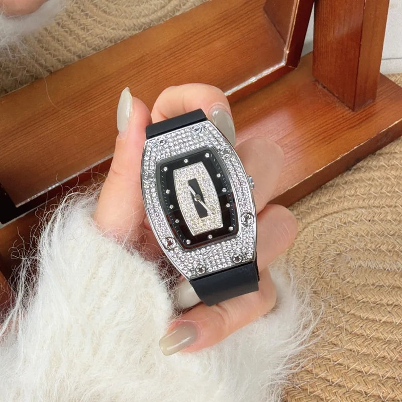 Fashion Women Crystal Tonneau Silicone Quartz Watch for Ladies and Students