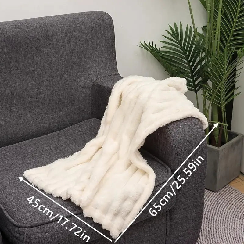 Double Sided Warm Blanket - Breathable Skin-Friendly Quilt for Cozy Comfort