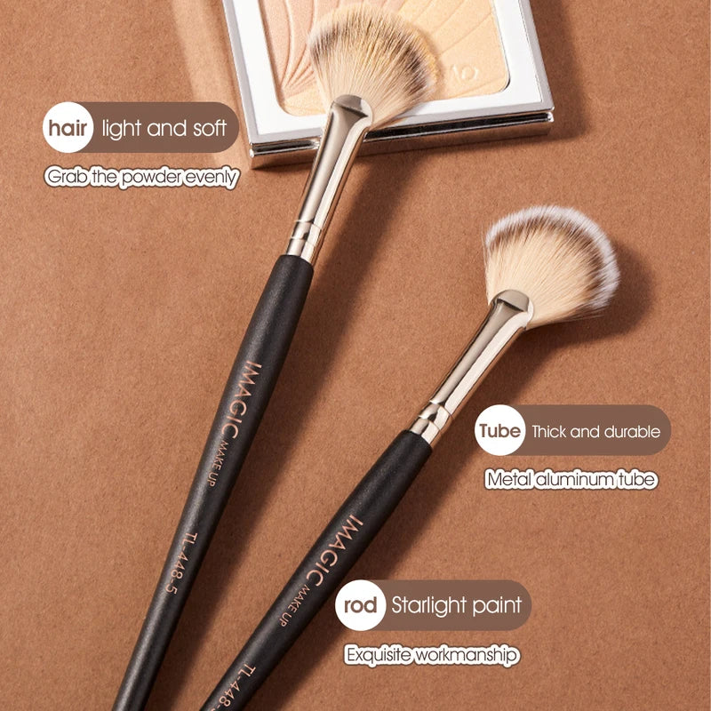 Highlighting Blush Brush - Professional Facial Makeup Tool, Black