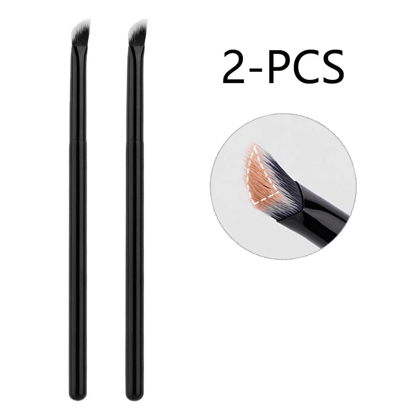 Angled Concealer Brush for Precise Makeup Application - Synthetic Hair, Wooden Handle