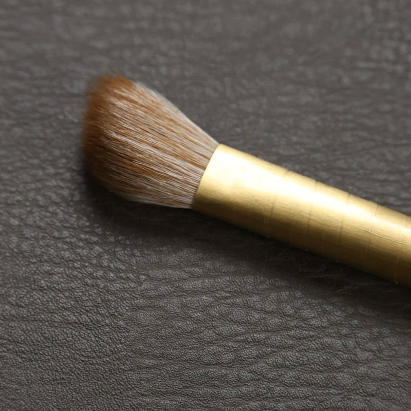 Yellow Wolf Hair Fine Wool Makeup Brush Slanted Angle Cosmetic Applicator