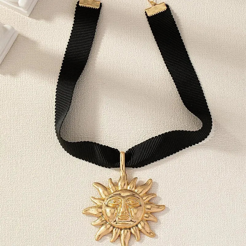 Vintage Sun Choker Necklace for Women - Retro Style Black Velvet Ribbon Pendant Jewelry