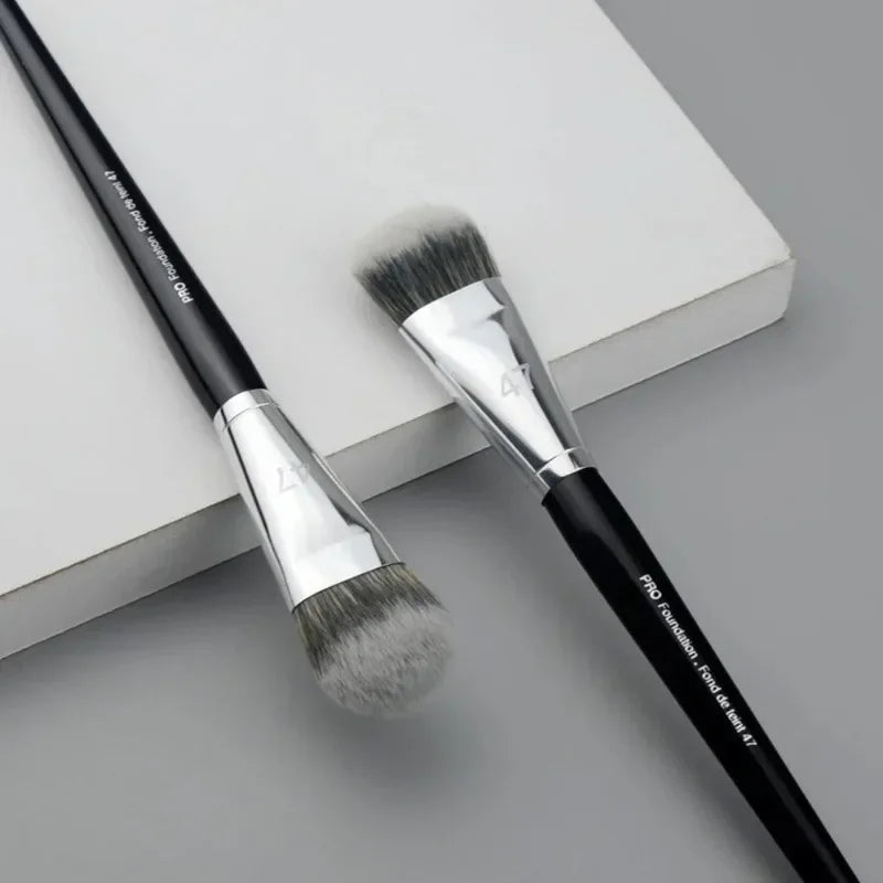 Women Face Makeup Foundation Brush 47 Broom Head Liquid Shadow Repair Tool