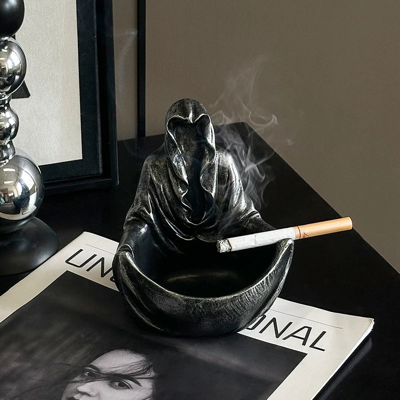 Halloween Mysterious Black-Clothed Person Desktop Decor - Ash-Resistant Gift