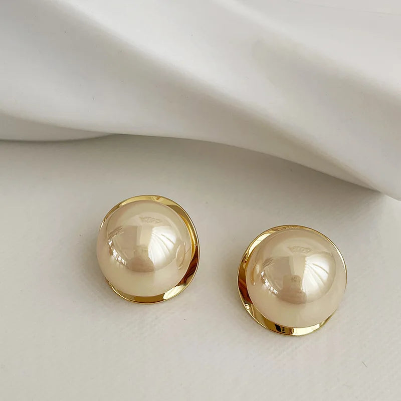 Light Luxury Pearl Stud Earrings for Women - Elegant Gold Metal Jewelry