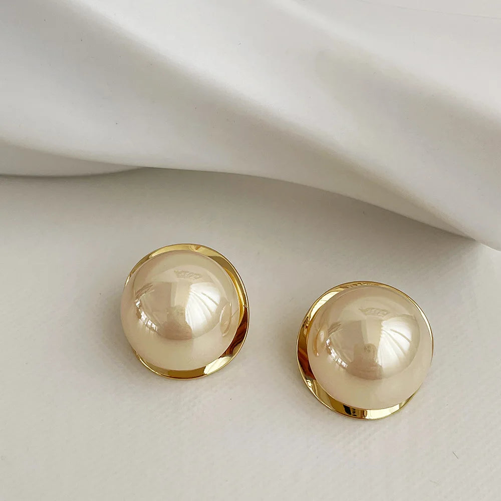 Light Luxury Pearl Stud Earrings for Women - Elegant Gold Metal Jewelry
