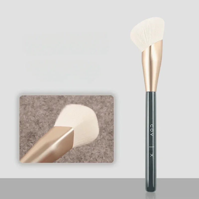 Large Fingertip Foundation Brush - Liquid Contour Makeup Tool