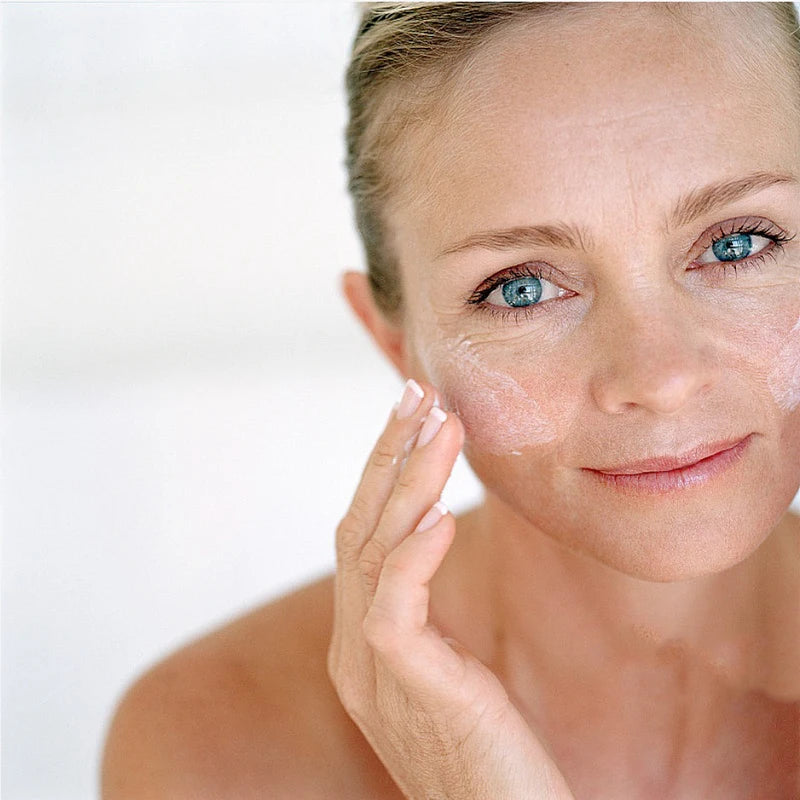 Face Serum with Hyaluronic Acid for Long-Lasting Hydration - Skin Care