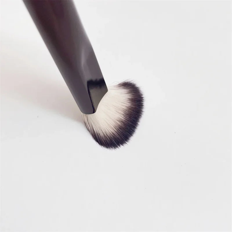 Vanish Concealer Brush - Angled Synthetic Makeup Tool for Liquid & Cream