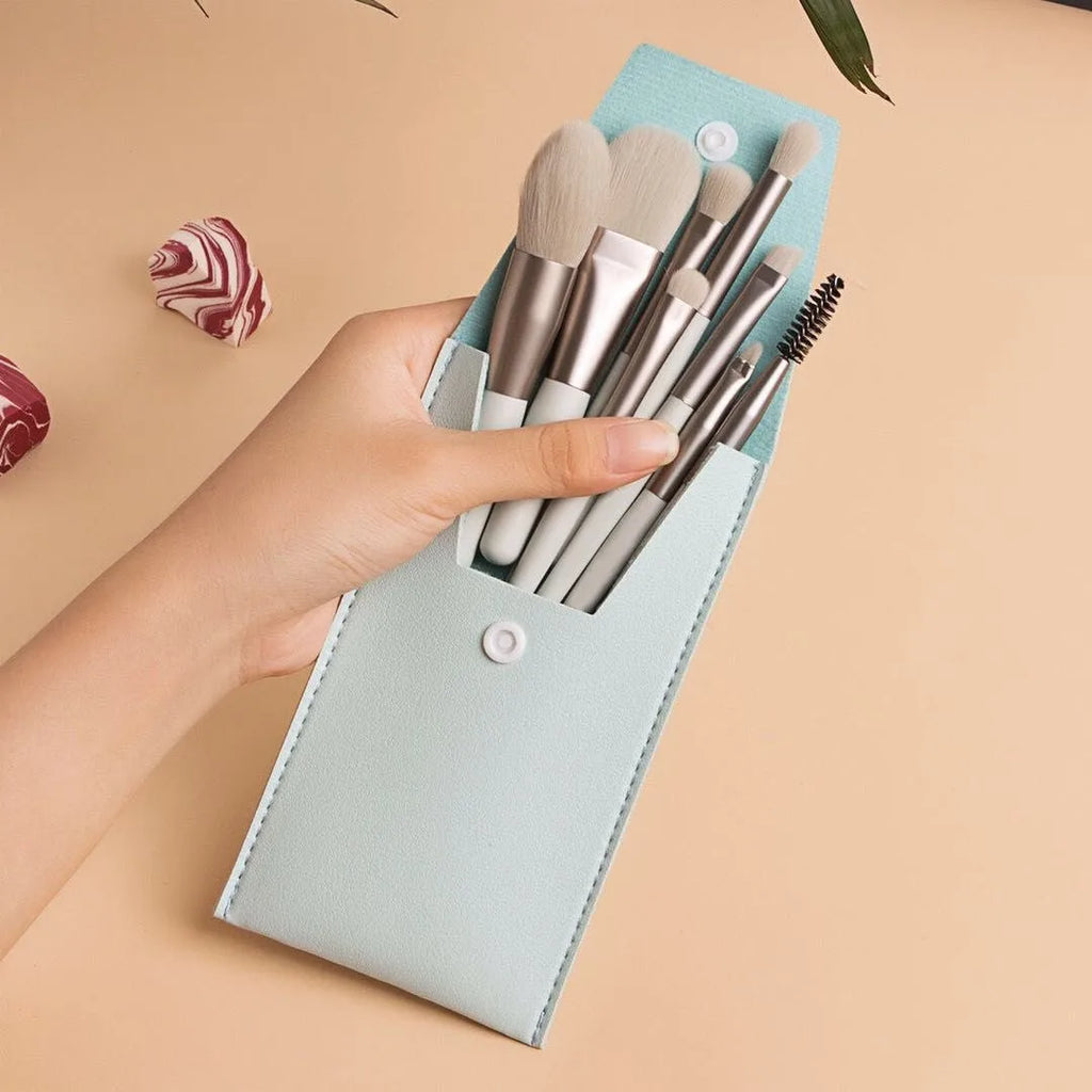 Mini Makeup Brush Set 8Pcs with Portable Handle - Perfect for Blush & Eyeshadow
