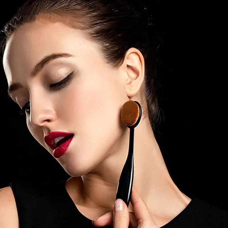 Oval Makeup Brush - Portable Face Foundation Blending Tool for Face & Blush