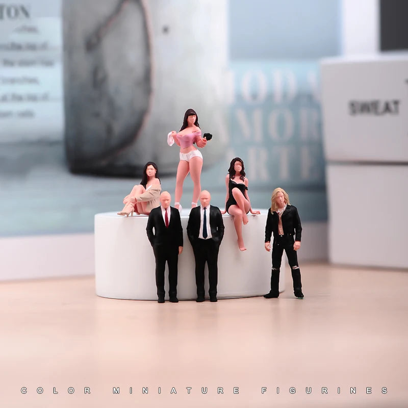 Miniature Male Figure Model in Suits for Diorama and Display, 1/87-1/18 Scale