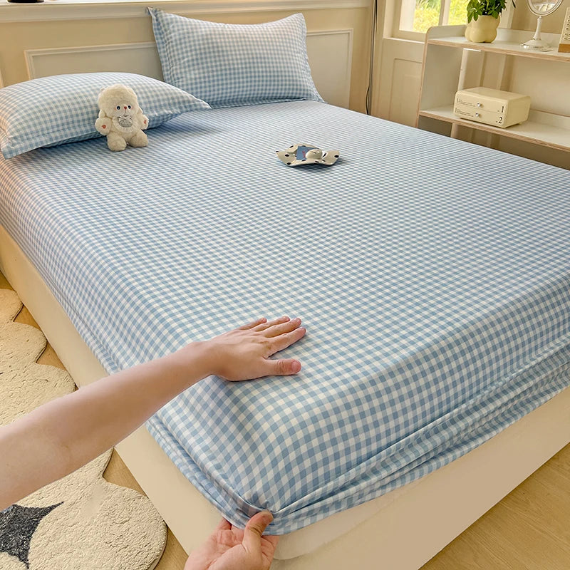 Plaid Style Fitted Bed Sheet - Skin-Friendly, Elastic Bed Cover for Kids & Teens