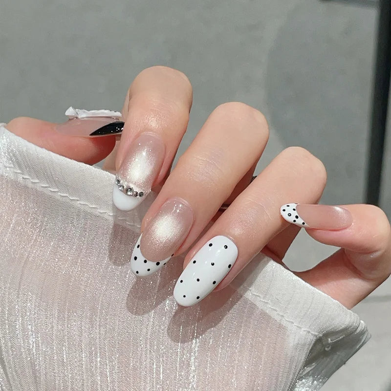 Medium Oval Press On Nails Kit - Nude & White Fake Nail Art, Gentle & Elegant, Bow Design, 10 Pieces