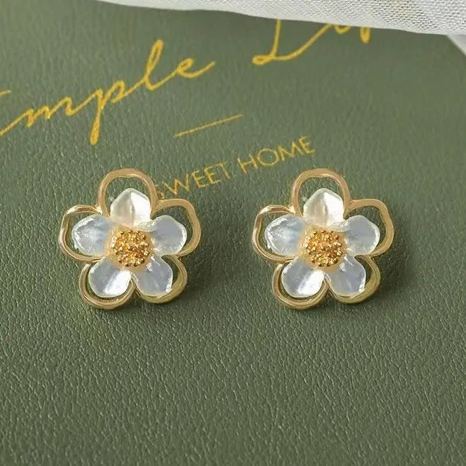 Temperament Flower Clip-On Earrings for Women Girls Korean Fashion Gold Jewelry