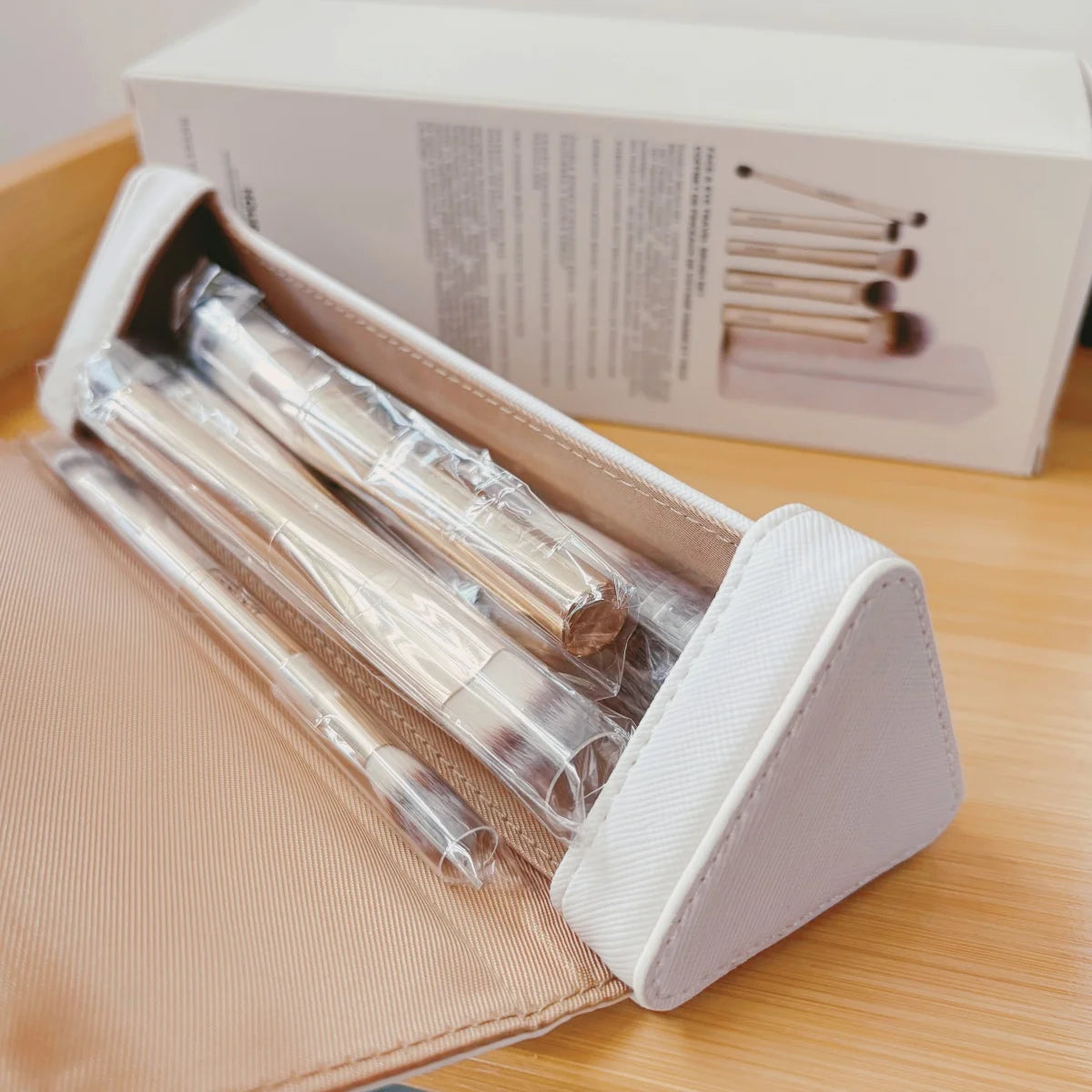 Travel Face and Eye Brush Set with Gold Finish & Pouch - Makeup Tools