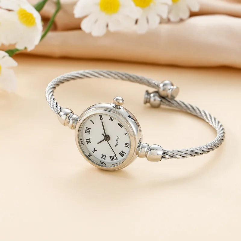 Elegant Women’s Gold Bracelet Watch with Small Dial and Quartz Movement