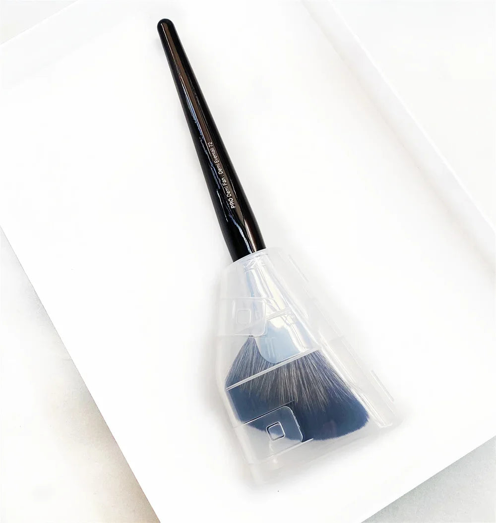 Pro Demi Fan Brush 72 Featherweight Soft Bristle Powder Makeup Brush