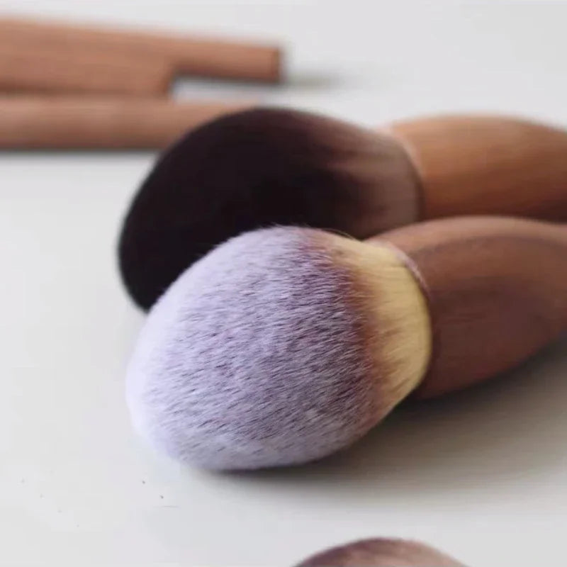 European Vintage Wooden Handle Makeup Brush - Soft Powder Blush Contour Brush
