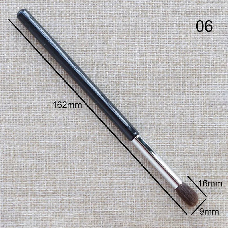 Eye Shadow Blending Brush - Soft Blue Squirrel Hair Makeup Tool for Natural Eye Makeup