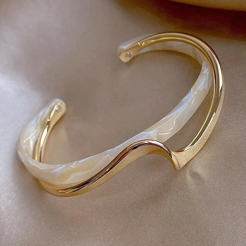 Elegant Metal Textured Bangle - Minimalist Curved Jewelry Bracelet