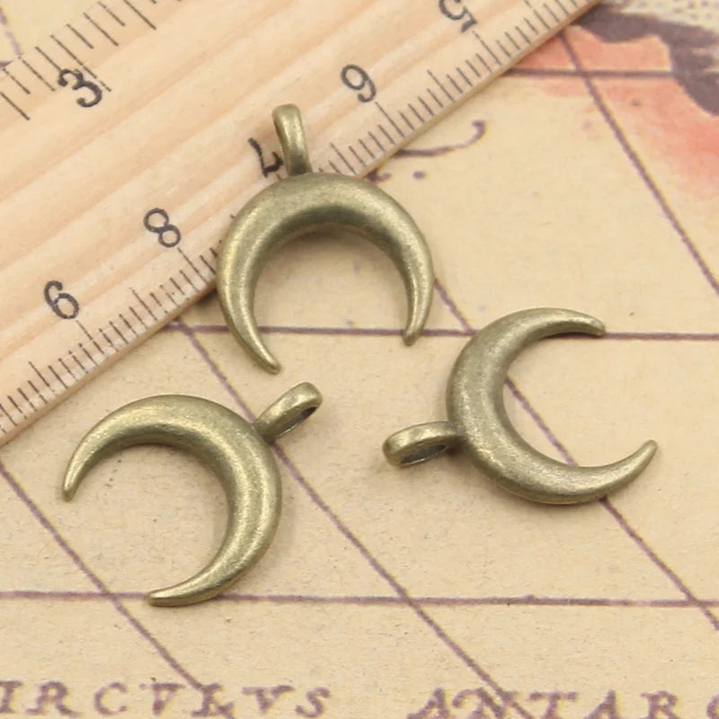 20pcs Moon Charms 21x17mm Tibetan Bronze Silver Pendants for Jewelry Making