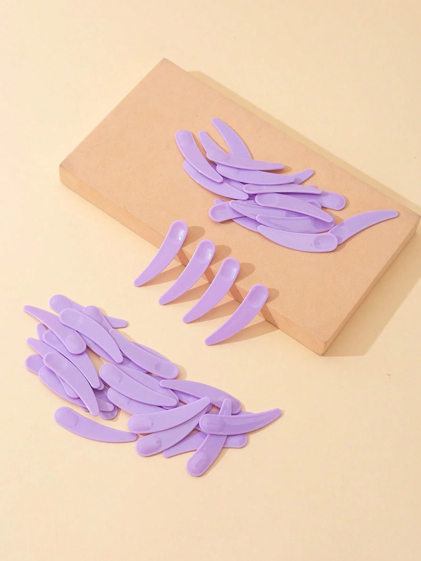 Disposable Crescent Face Mask Spatulas 50-Pack for Skincare Application