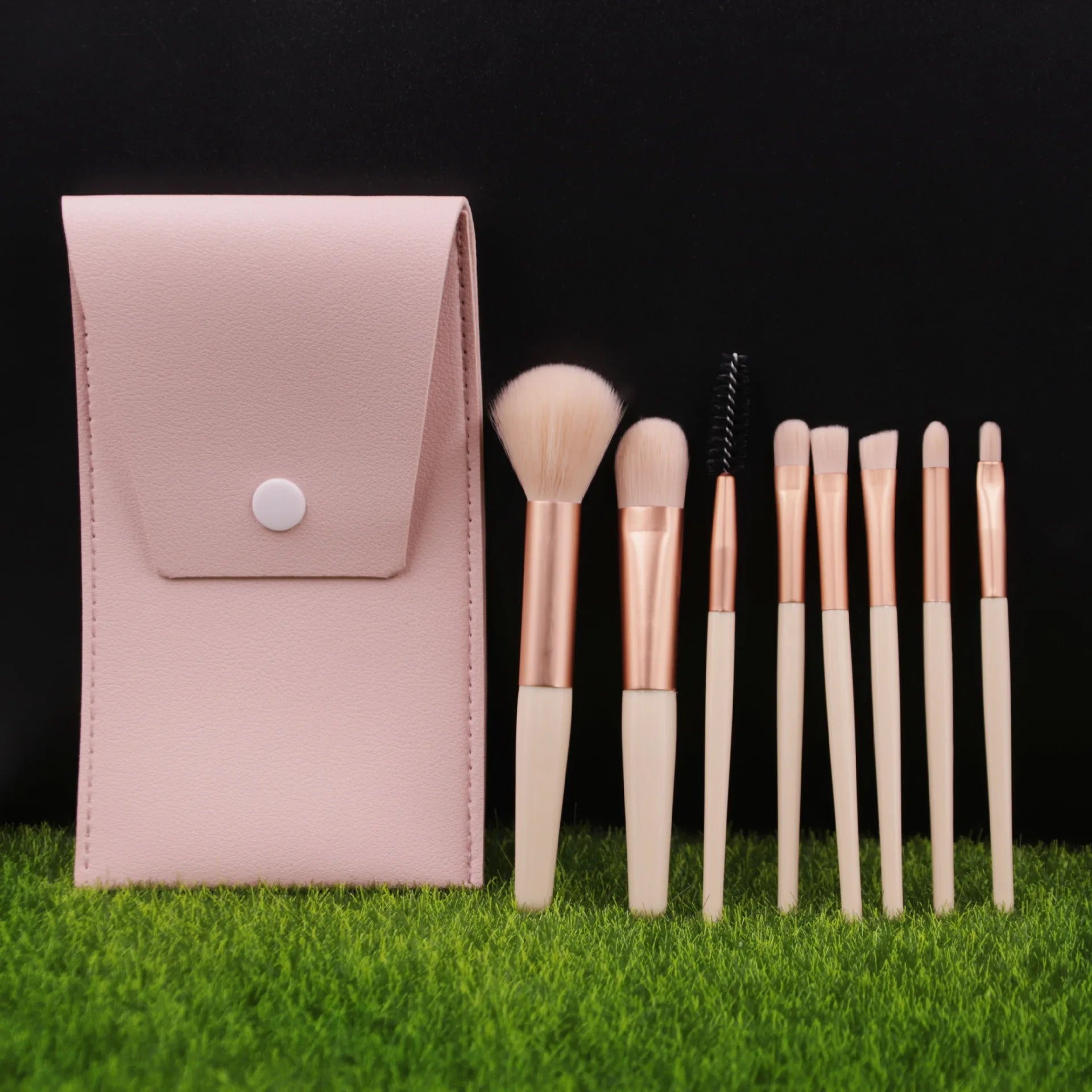Mini Makeup Brush Set 8-Piece Portable Concealer Powder Brush Kit with Soft Fur