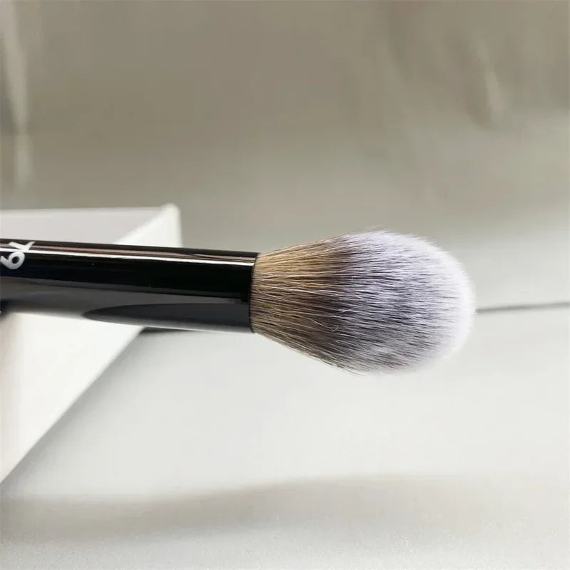 Powder Contour Brush - Soft Synthetic Tapered Makeup Brush for Sculpting & Blending