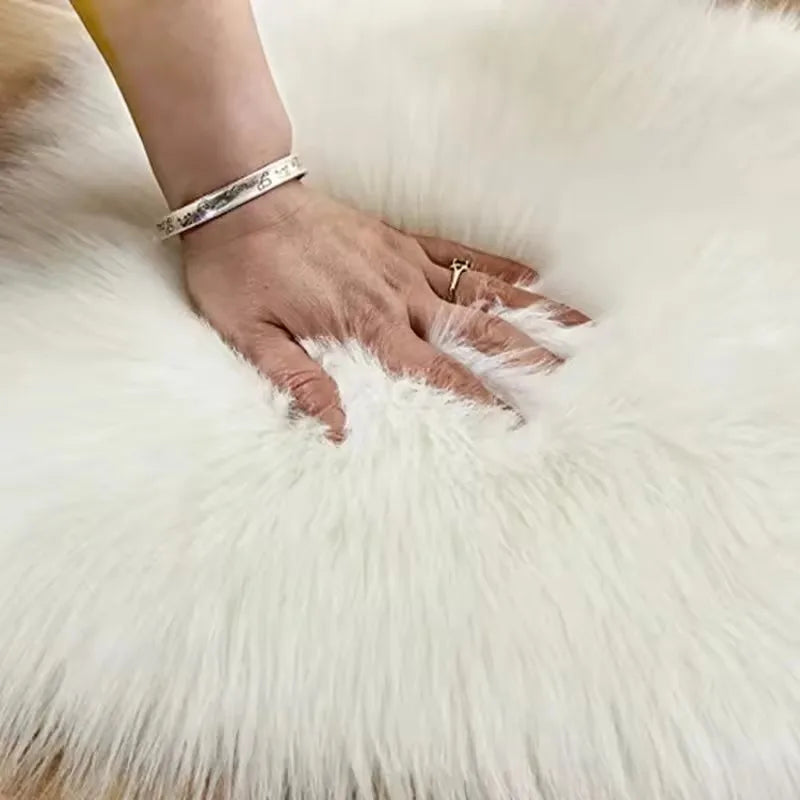 Small Heart Shaped Fluffy Faux Wool Rug for Living Room and Bedroom