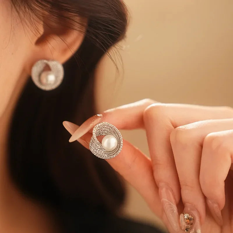 Round Zircon Stud Earrings for Women Pearl Flower Design Wedding Jewelry