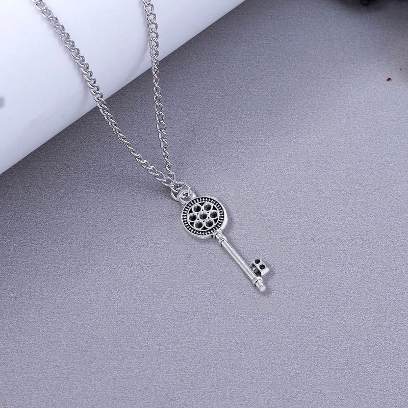 Steampunk Lock Key Pendant Necklace - Retro Gothic Punk Jewelry for Men & Women