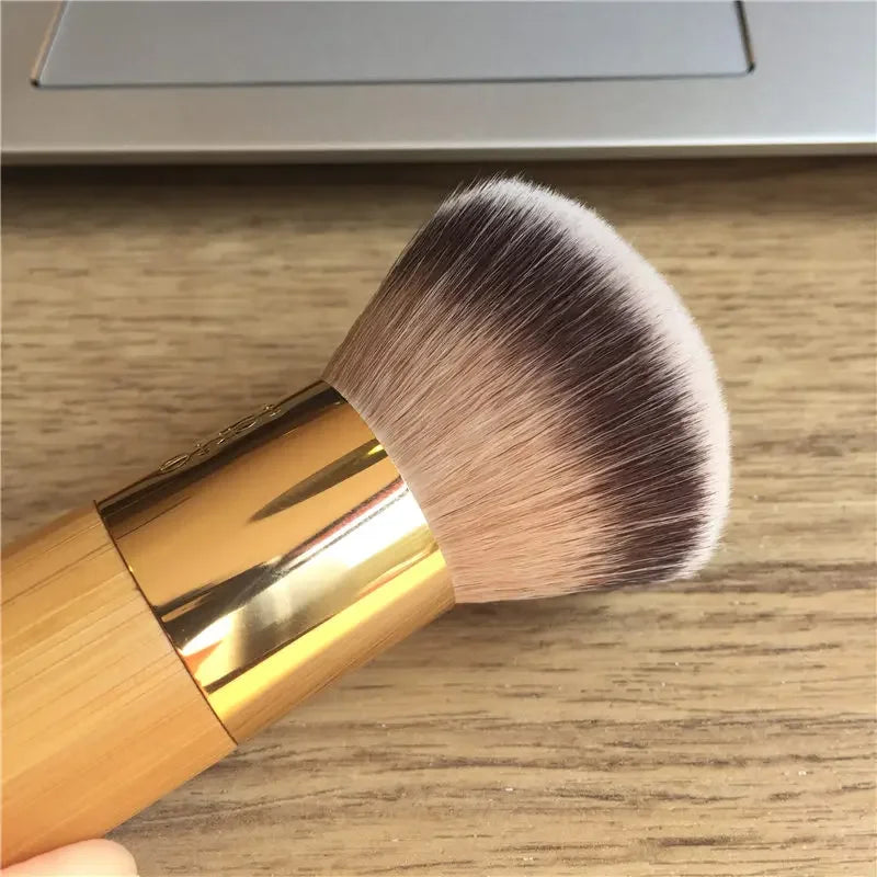 Airbrush Finish Bamboo Makeup Brush for Powder, Bronzer & Blush - Soft Synthetic Hair