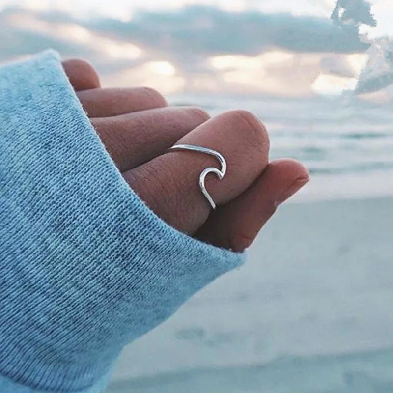 Elegant Wave Design Women's Stainless Steel Ring Jewelry Accessory