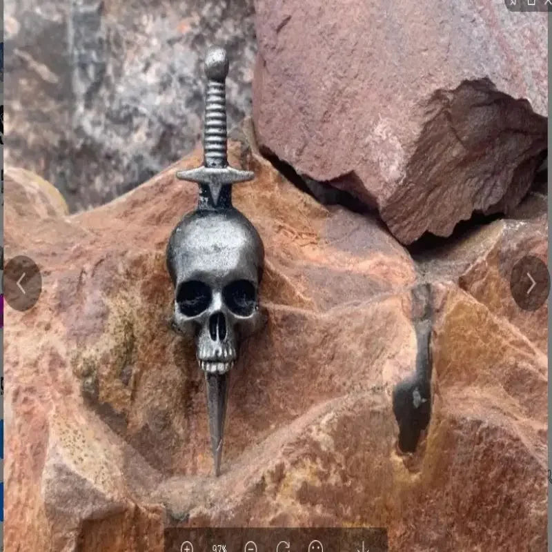Gothic Skull Brooch Pin Halloween Costume Accessory Metal Badge Jewelry