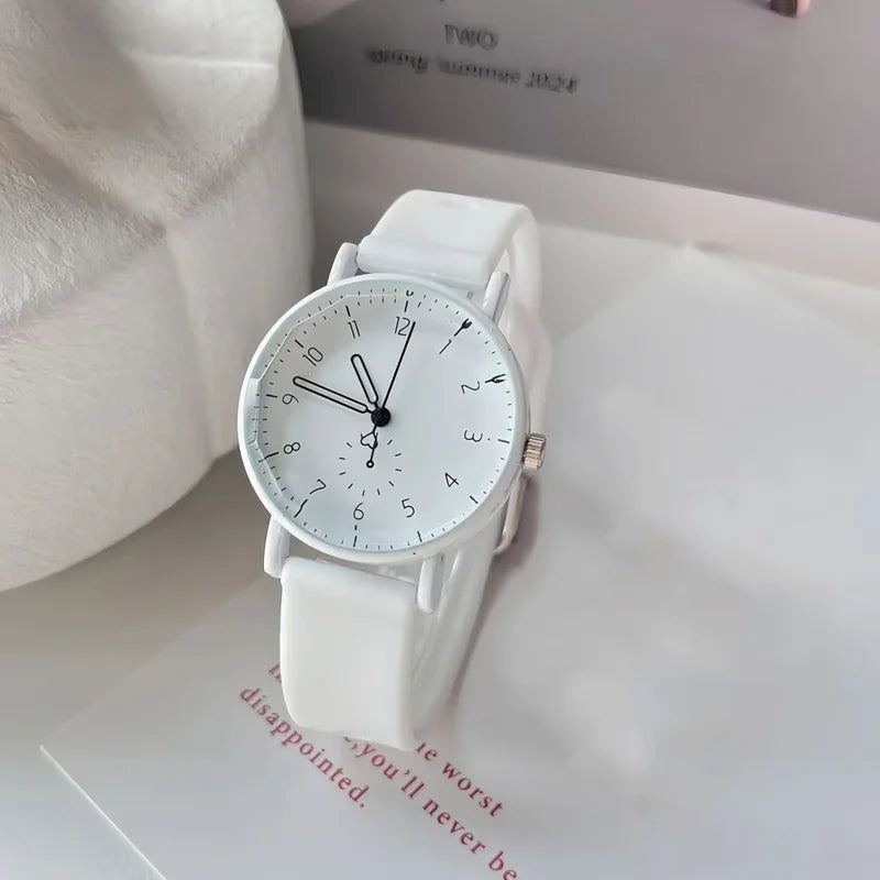 Fashion Women's Silicone Band Quartz Watch with Arabic Dial - Multiple Colors